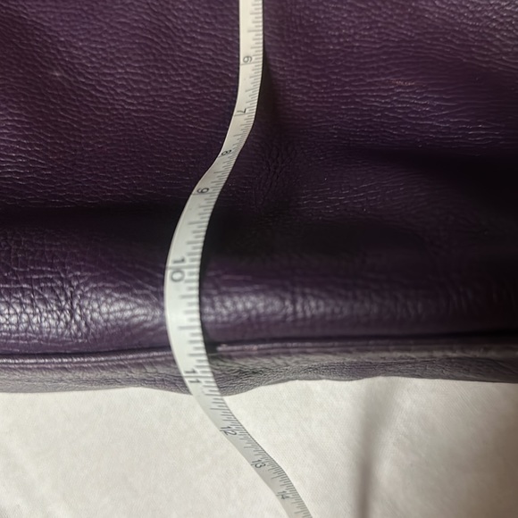 Michael Kors Purple Pebbled Leather Hobo Style Purse With 2 Outside Pockets - Picture 6 of 9